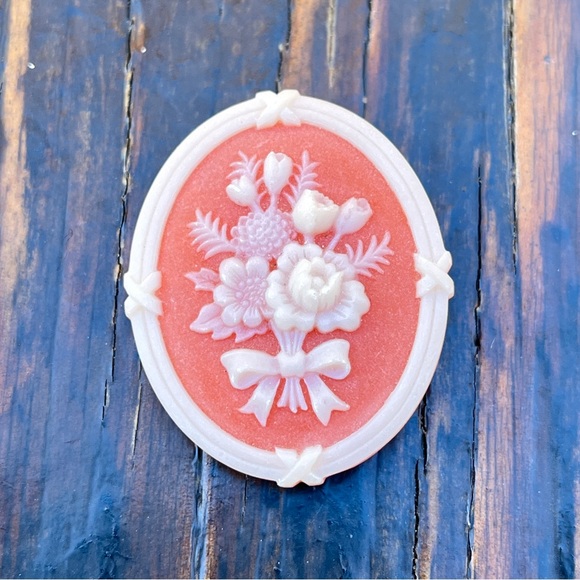Jewelry - 3/$30 💖 Gorgeous Vintage Avon Floral Brooch